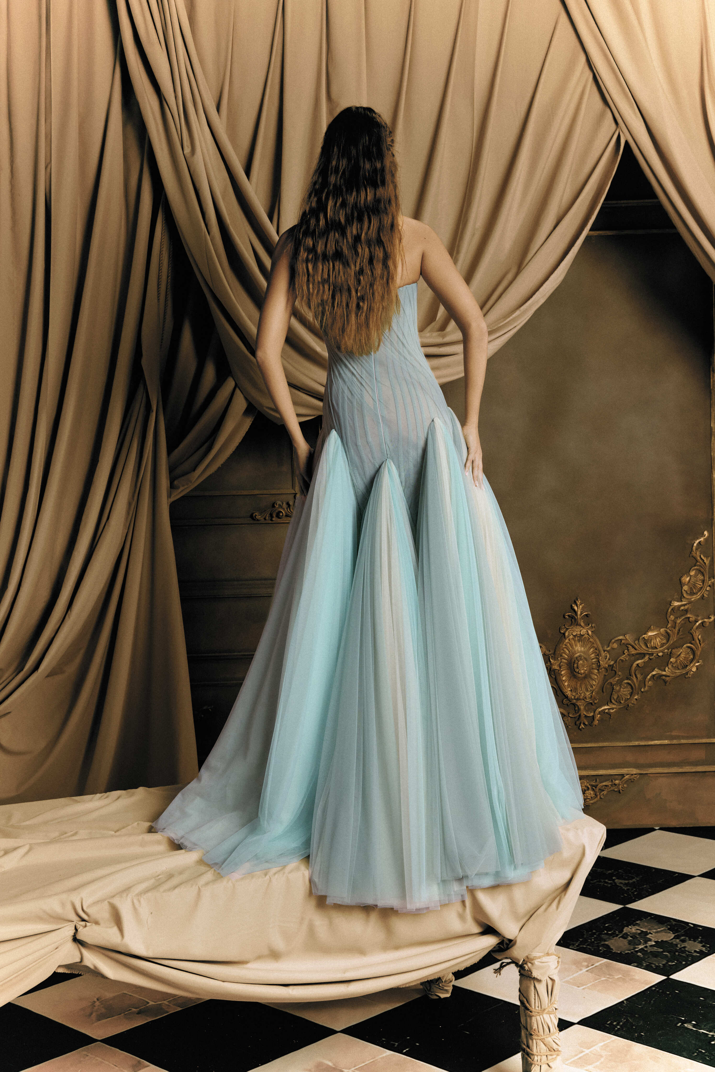 LOOK 002